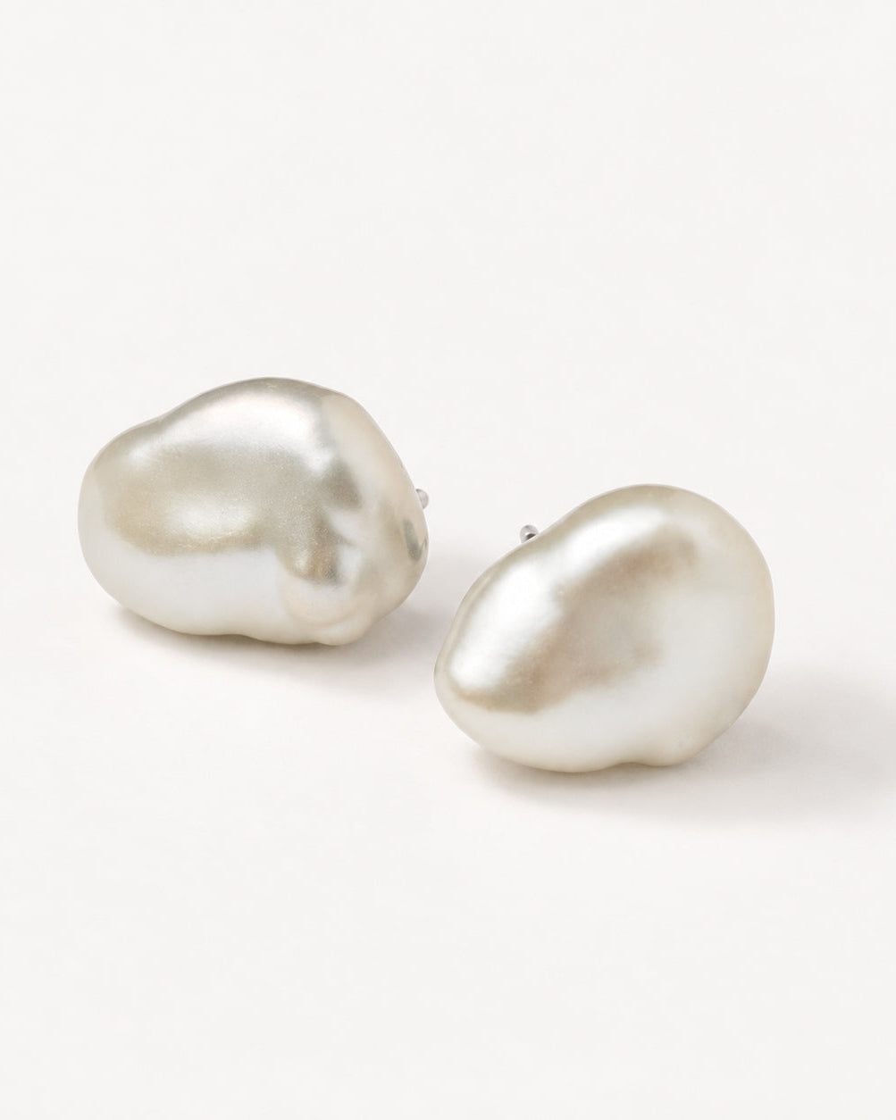 Como Baroque Pearl Stud Earrings