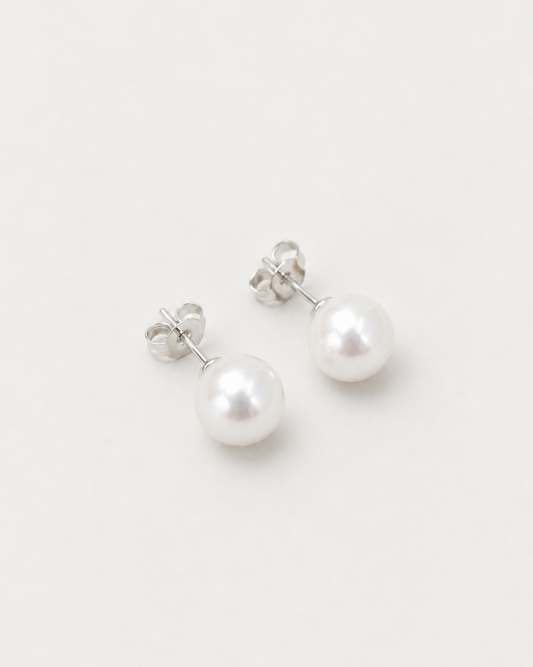 Pair of natural 8–9mm pearl stud earrings on 925 sterling silver posts